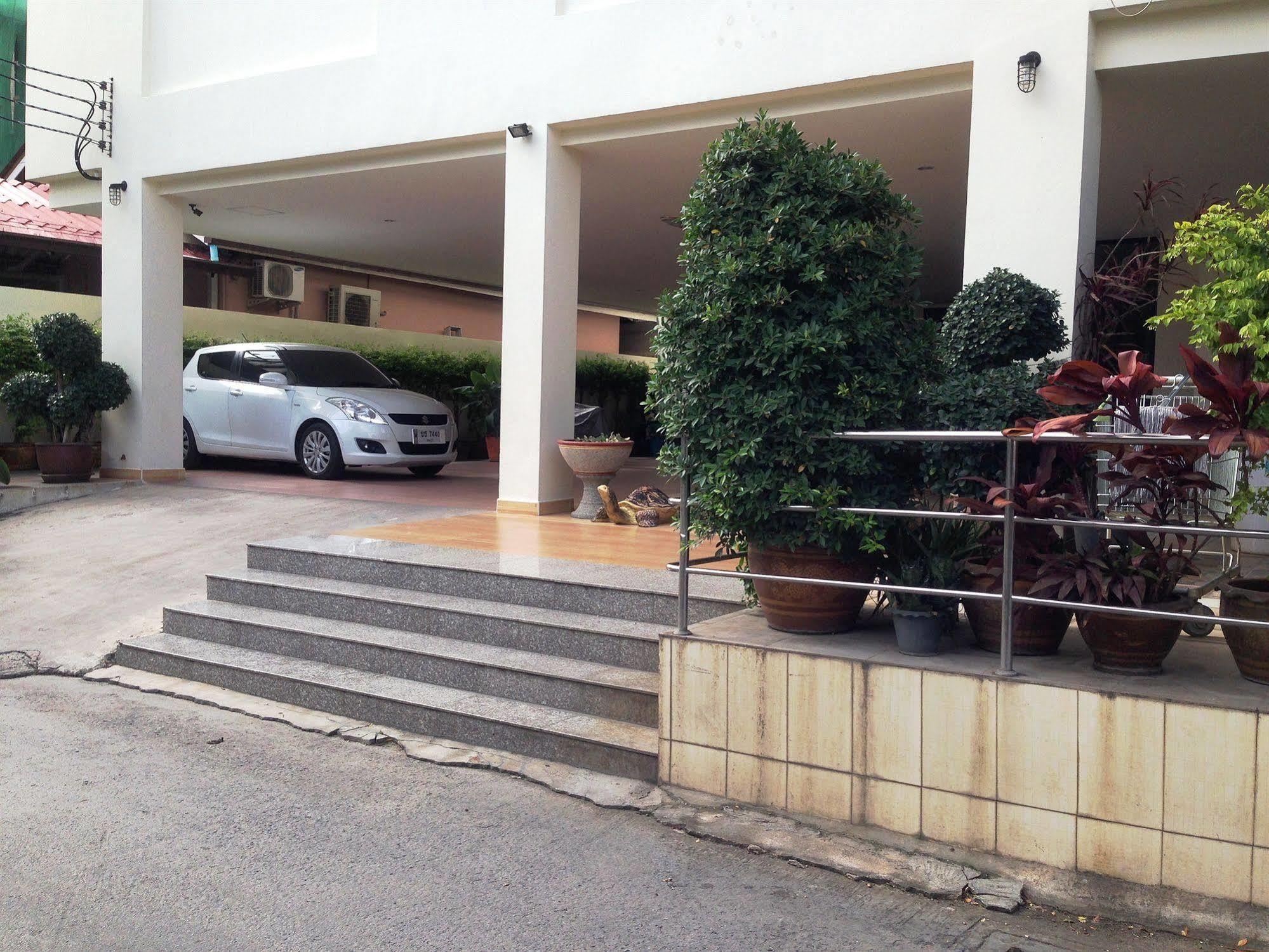 Maple Mansion Hotel Pattaya Bagian luar foto